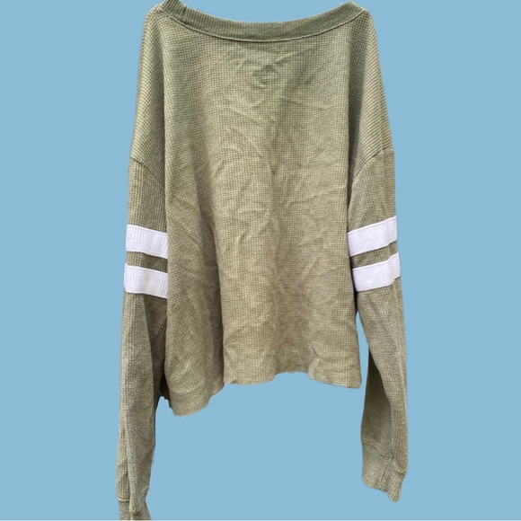 Women’s Hollister top! - Picture 2 of 3